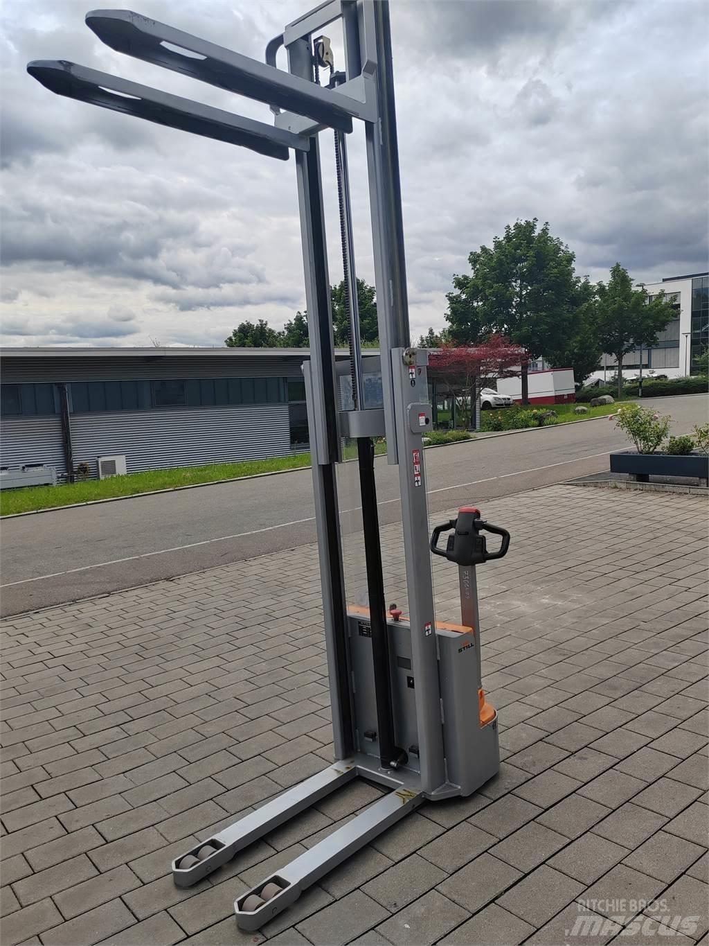 Still ECV10 Ročni električni viličar