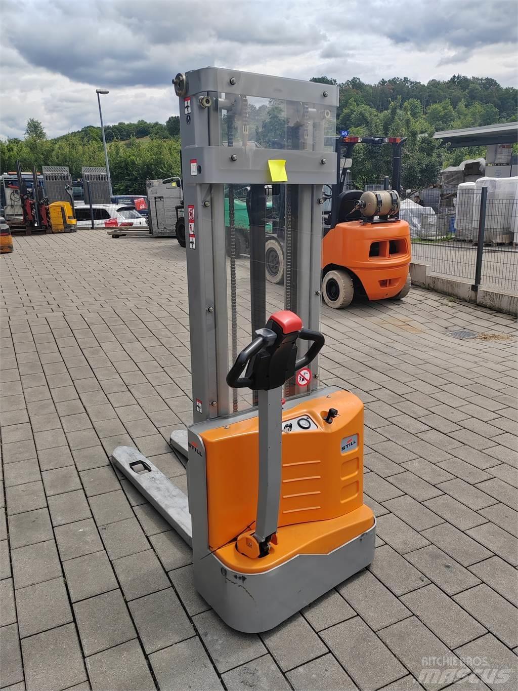 Still ECV10 Ročni električni viličar