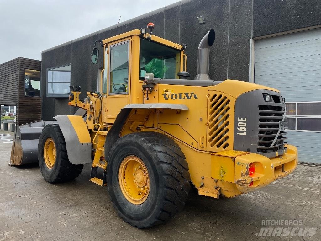 Volvo L60E Kolesni nakladalci