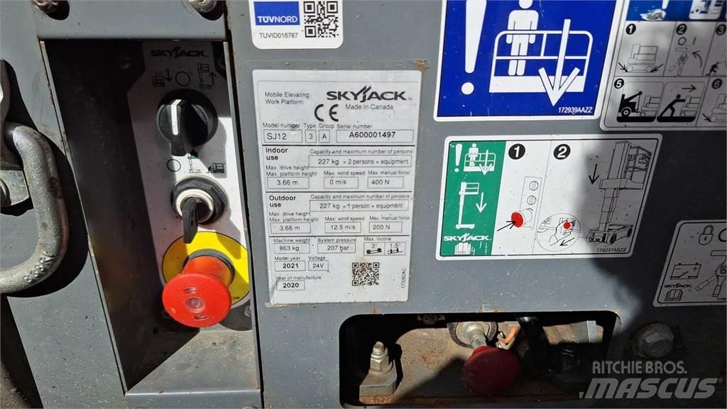SkyJack SJ12 Druga dvigala in dvižne ploščadi