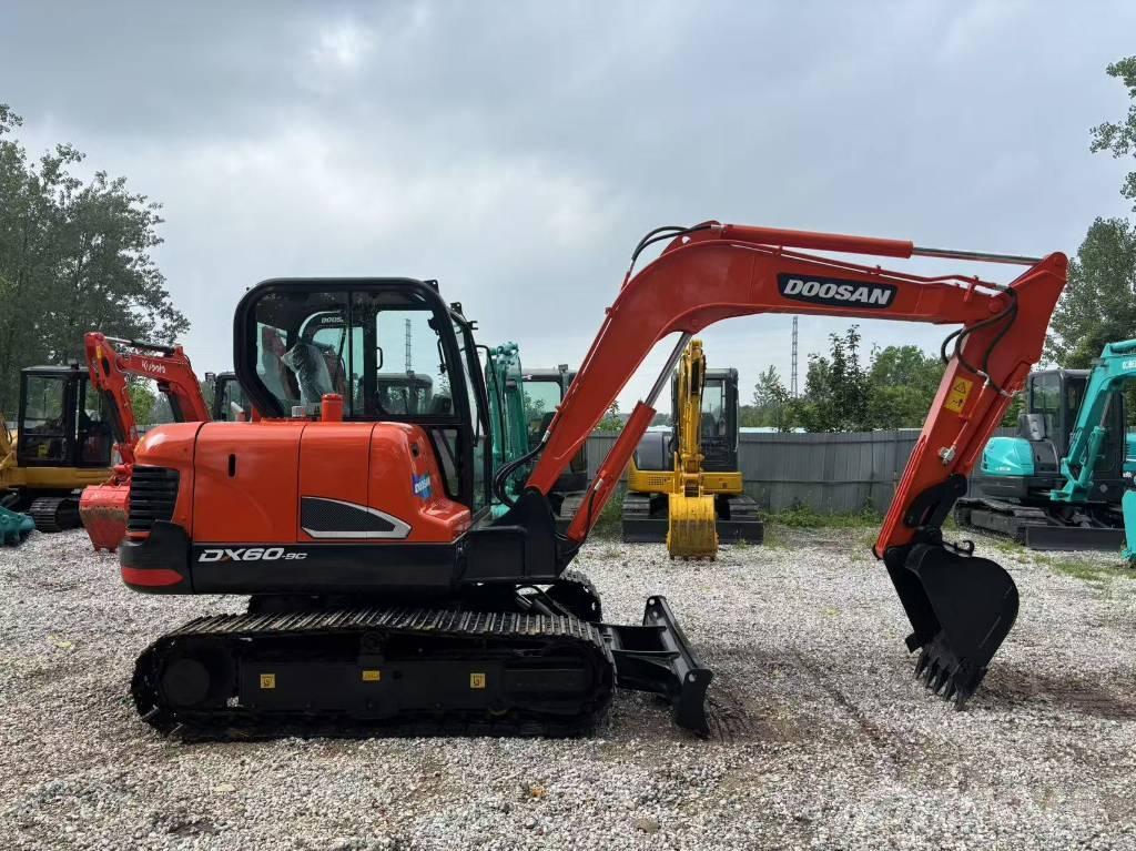 Doosan DX 60 Mini bagri <7t