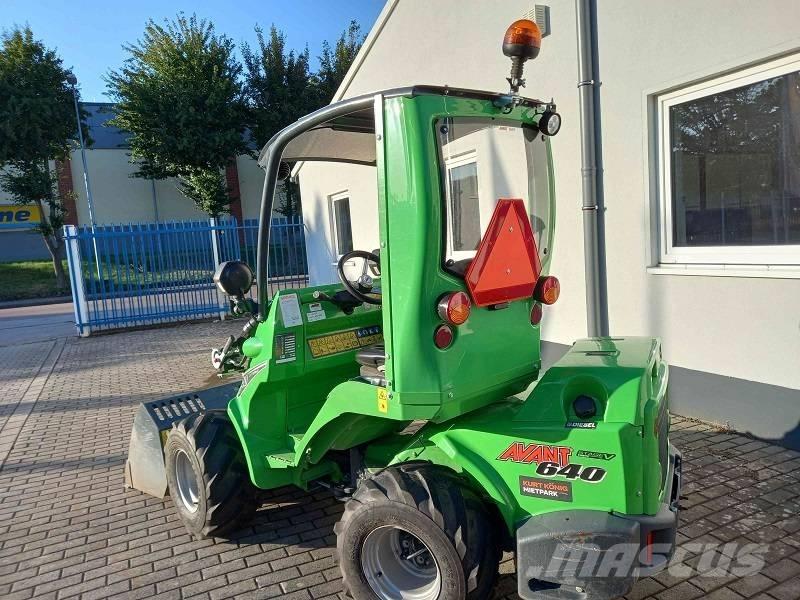 Avant 640 Skid steer mini nakladalci