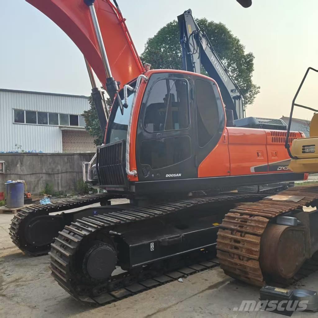 Doosan DX 300 LC Bagri goseničarji