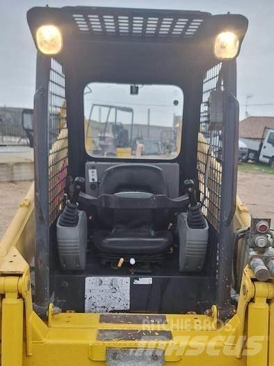Komatsu SK815 Mini nakladalci