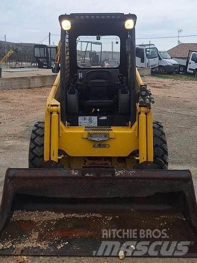 Komatsu SK815 Mini nakladalci
