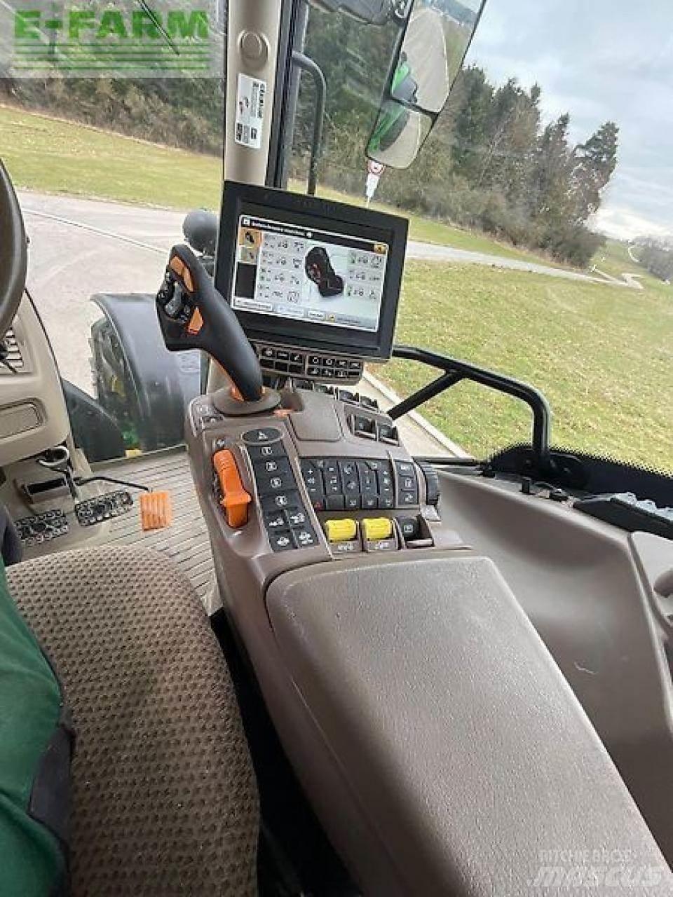 John Deere 6215 r Traktorji
