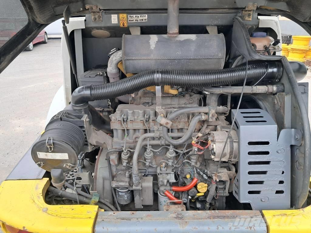 Kramer-allrad 480 Kolesni nakladalci