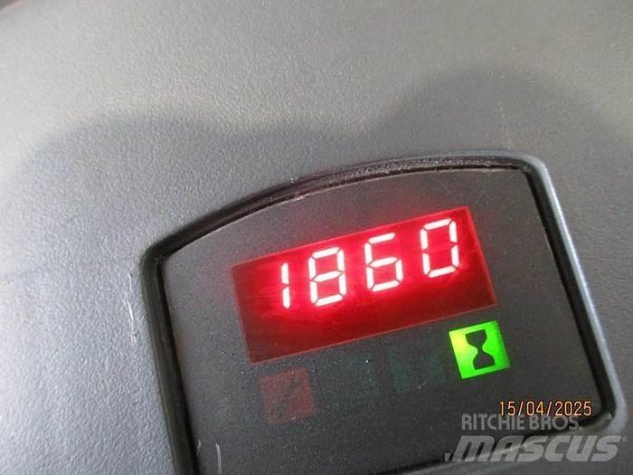 BT LPE 200-6 Električni nizko dvižni viličar s stojiščem