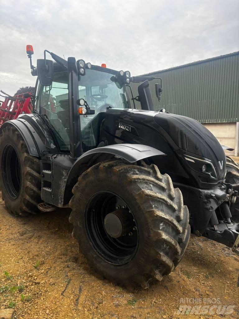 Valtra T 254 V Traktorji