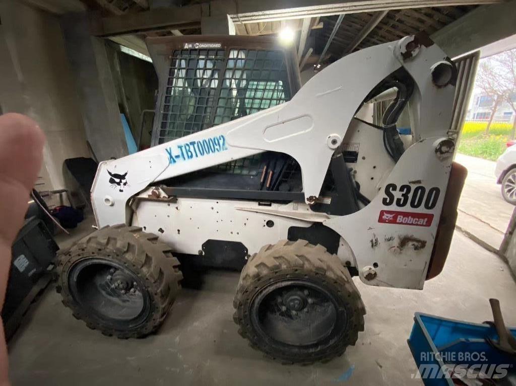 Bobcat S 300 Skid steer mini nakladalci