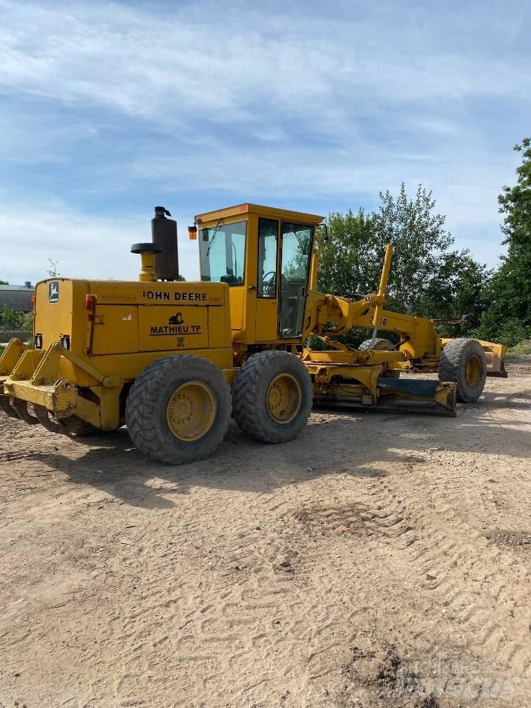 John Deere 770b Grederji