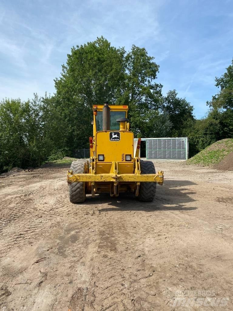 John Deere 770b Grederji