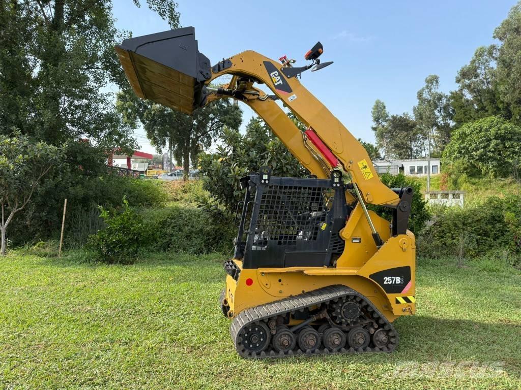 CAT 257 B Nakladalci goseničarji