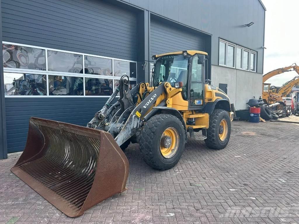 Volvo L45G Kolesni nakladalci