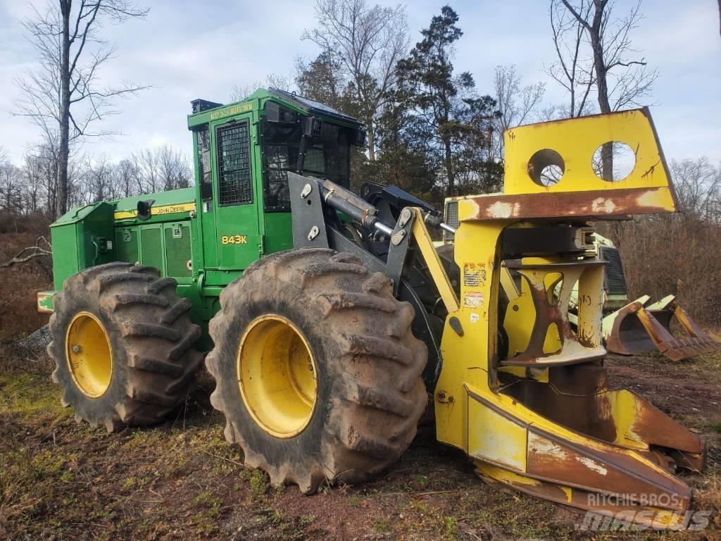 John Deere 843 K Stroji za sečnjo dreves