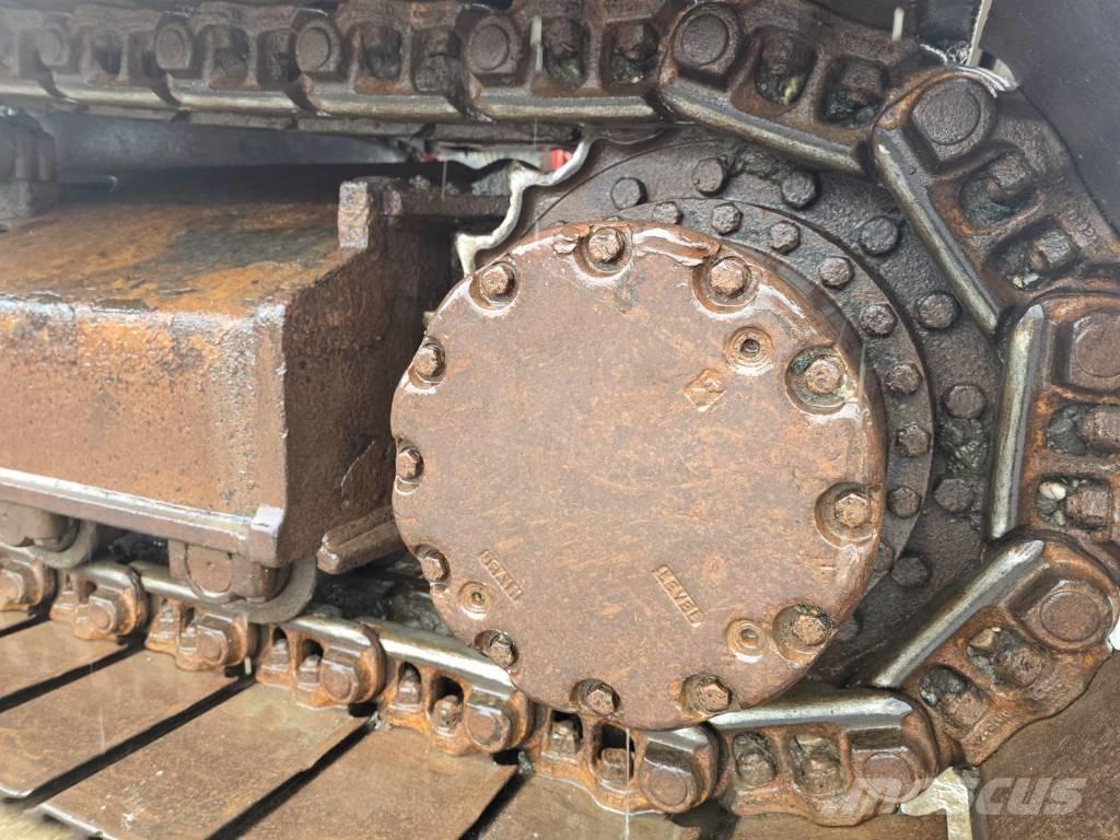 Hitachi ZX 210 Bagri goseničarji