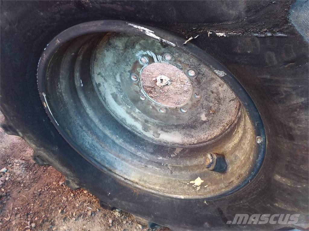  Okänt Sampo 20x28 Gume, kolesa in platišča