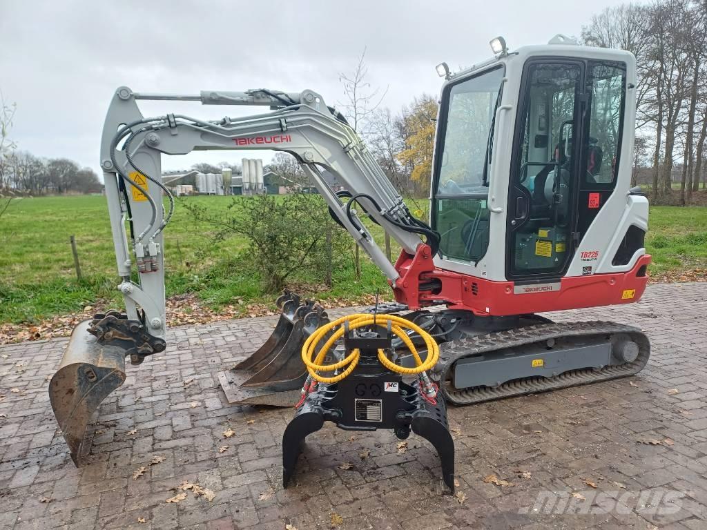 Takeuchi TB 225 Mini bagri <7t