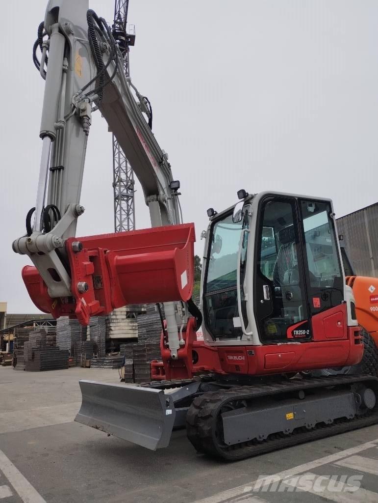 Takeuchi TB 250 2 Mini bagri <7t