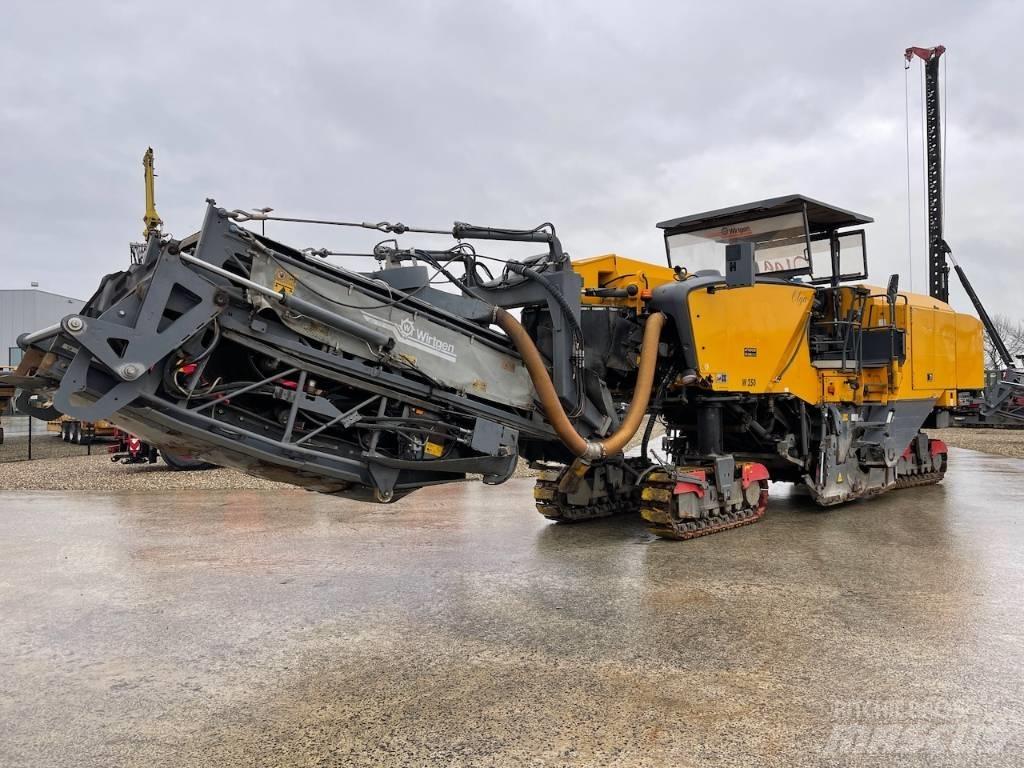 Wirtgen W250 Freze za asfalt