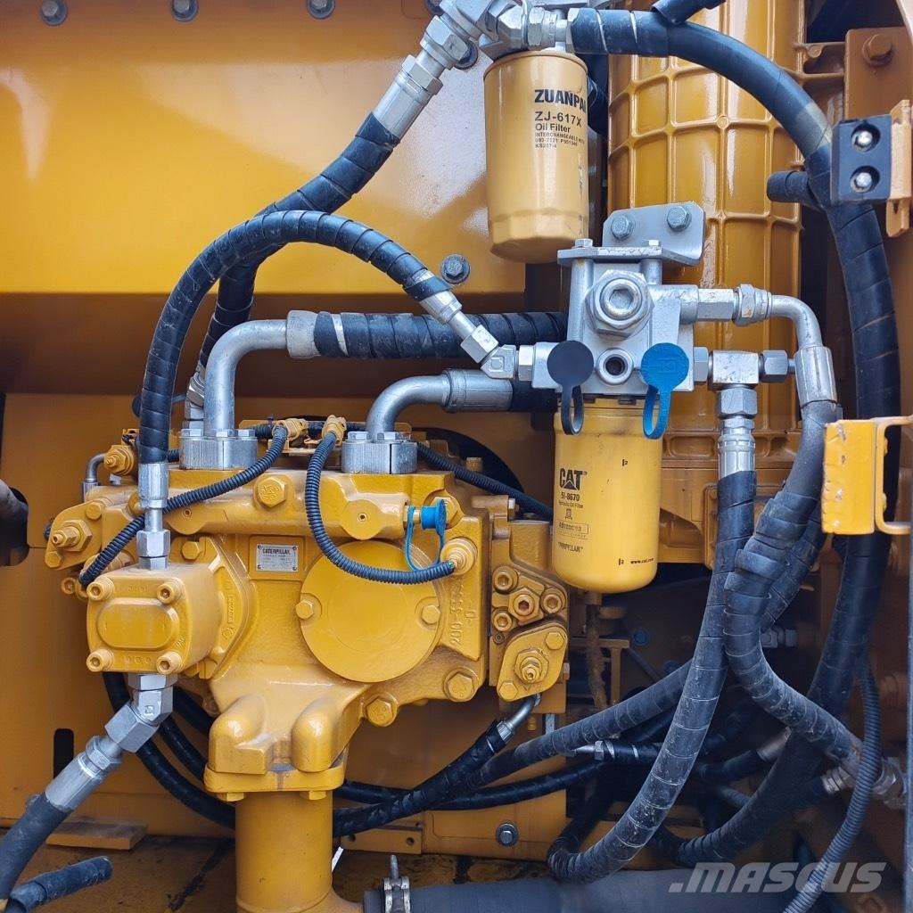 CAT 320 D2L Bagri goseničarji