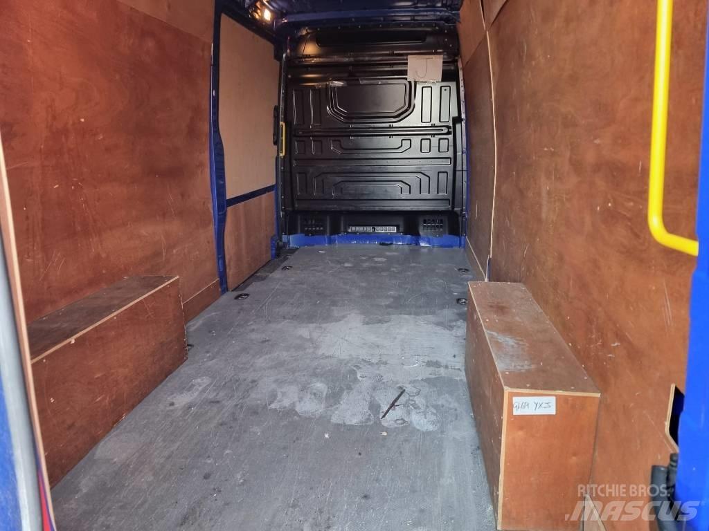 Volkswagen Crafter Zabojni kombi