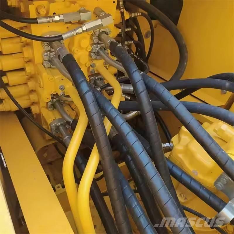 Komatsu PC 200 Bagri goseničarji