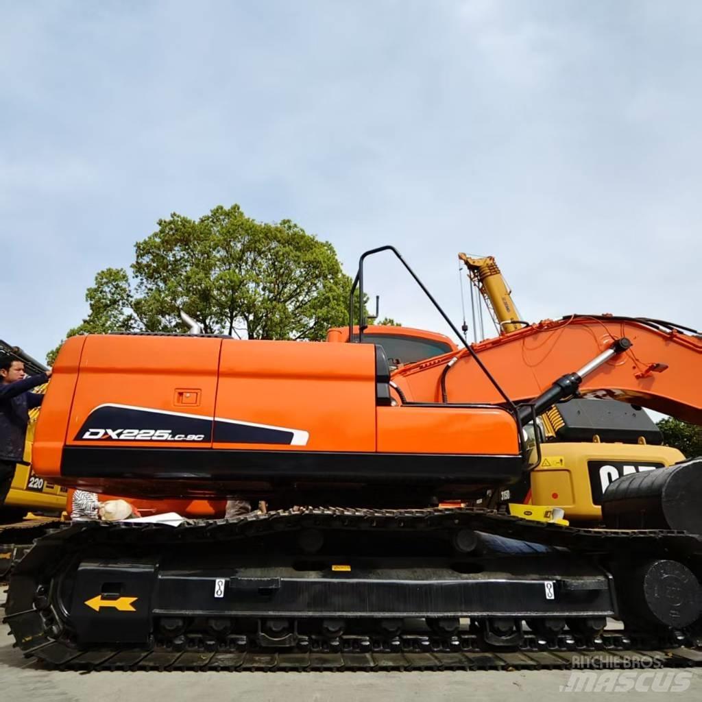 Doosan DX 225 Bagri goseničarji