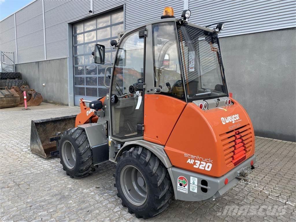 Weycor AR320 Cab Večnamenski nakladalci