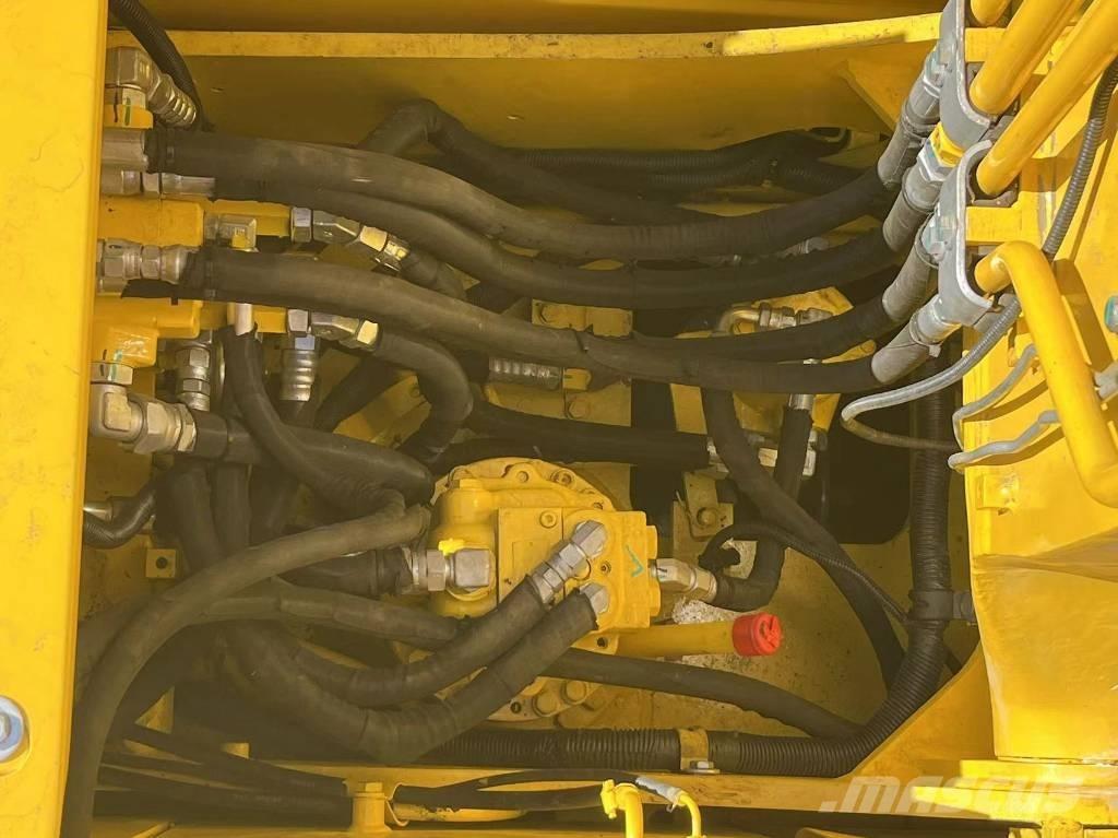 Komatsu PC 130 Bagri goseničarji