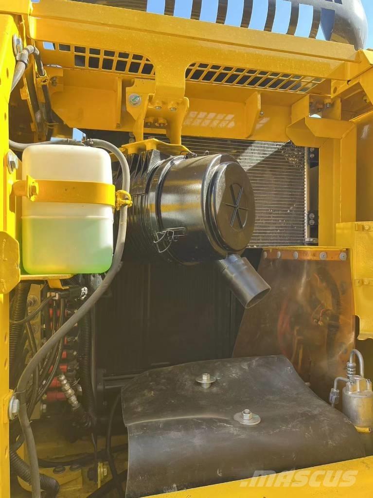 Komatsu PC 130 Bagri goseničarji