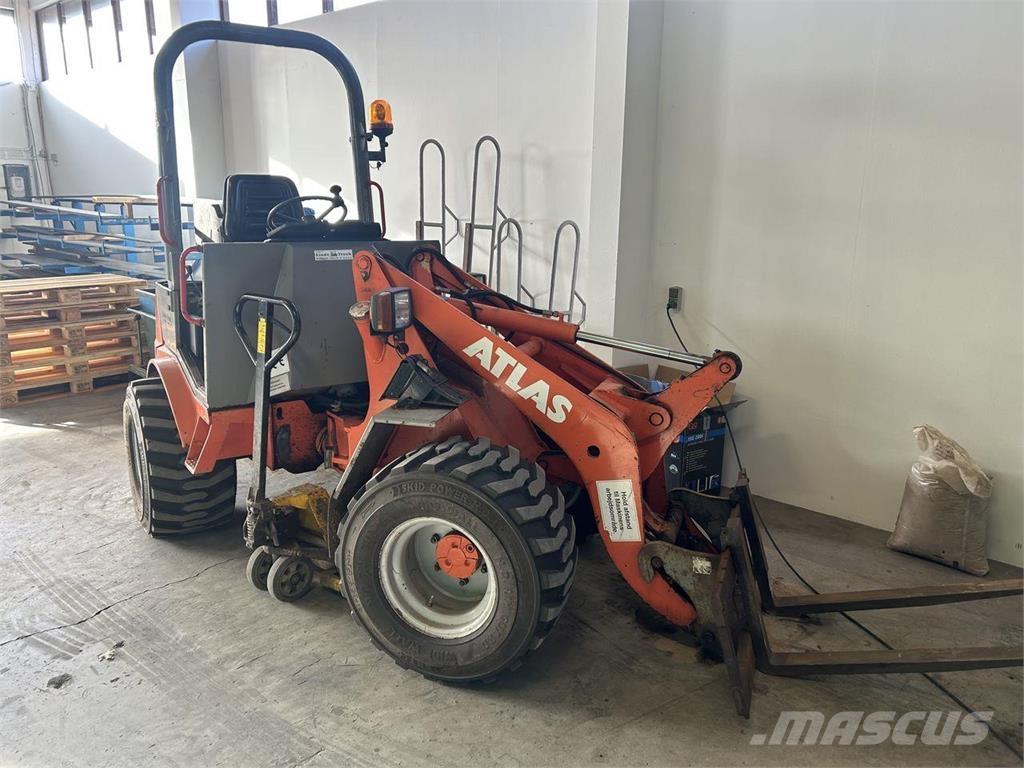 Atlas AR32E Večnamenski nakladalci