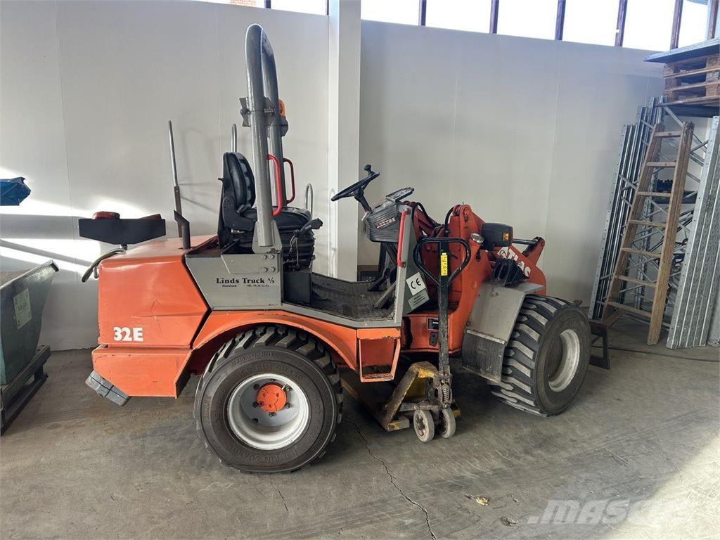 Atlas AR32E Večnamenski nakladalci