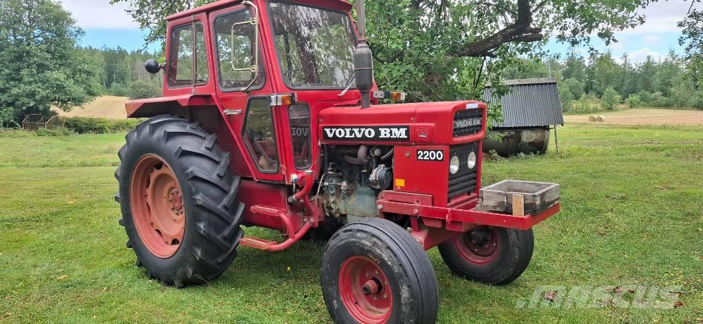 Volvo BM 2200 Traktorji