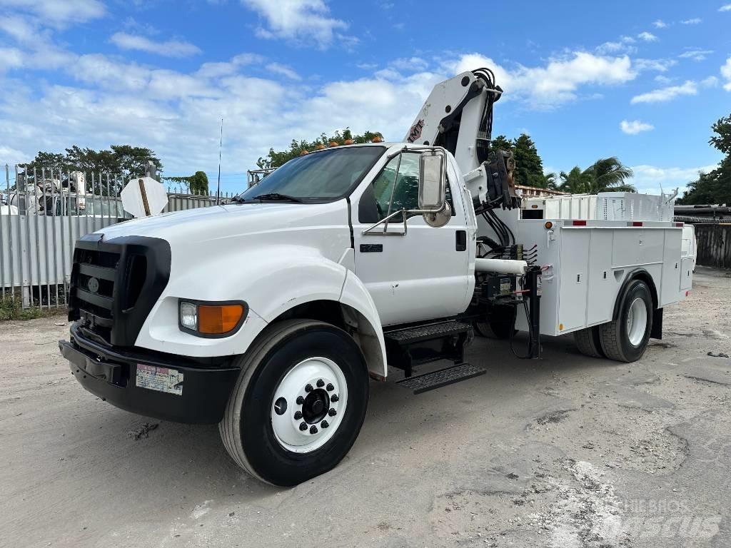 Ford F 750 XL SD Tovornjaki z žerjavom