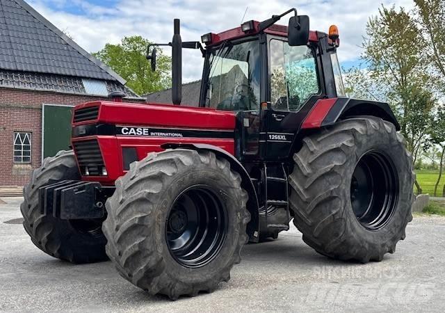 Case IH 1255 XL Traktorji
