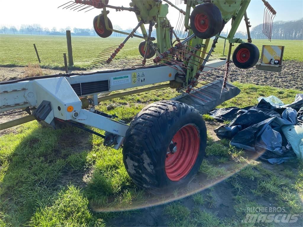 CLAAS liner 3000 Obračalniki in zgrabljalniki