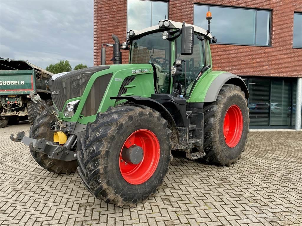 Fendt 826 Vario Traktorji