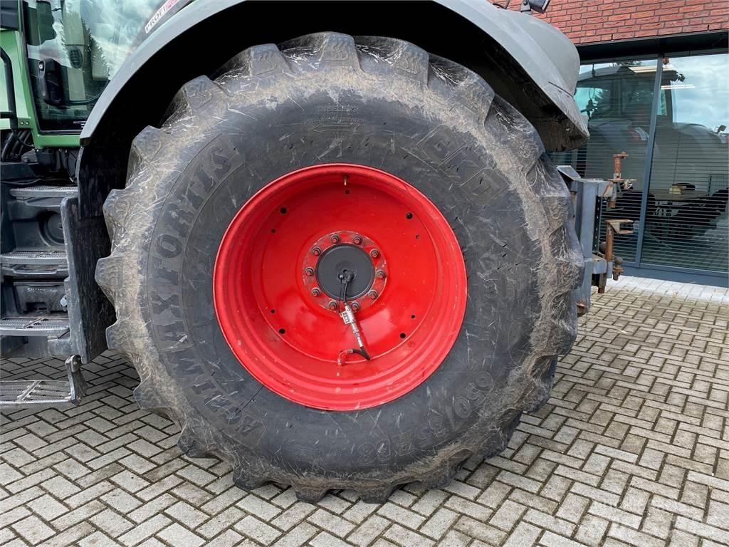 Fendt 826 Vario Traktorji