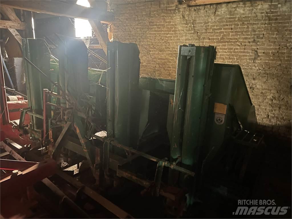 Hassia pootmachine Stroji za žetje krompirja