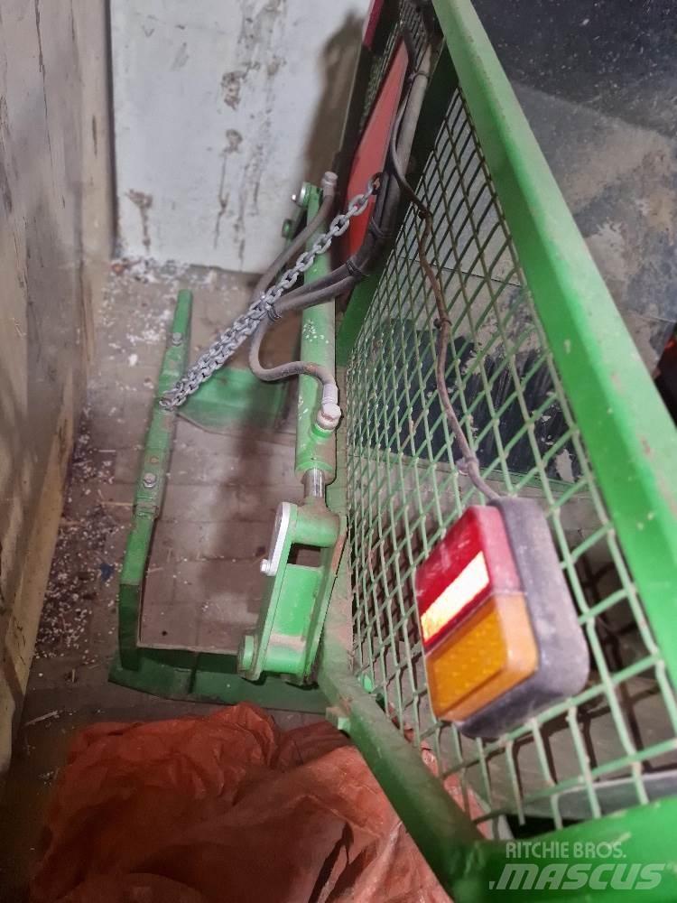 Holaras Uienrooier Kmetijstvo - drugo