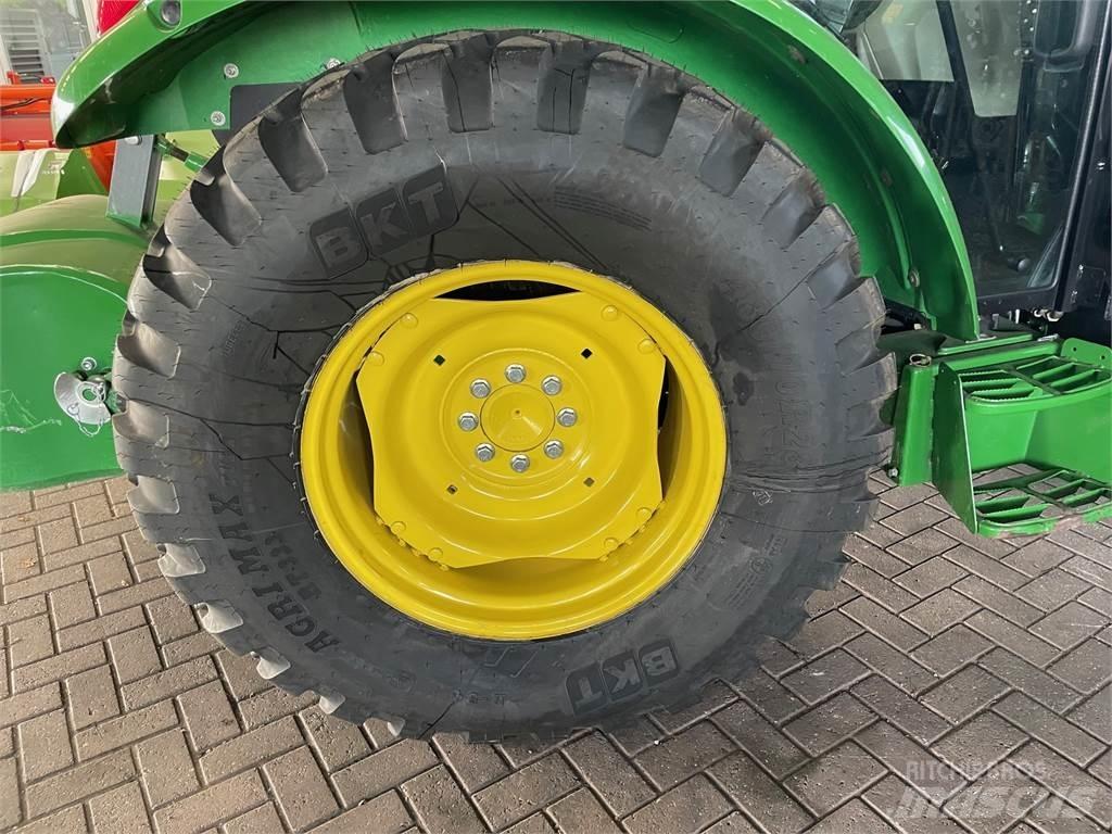 John Deere 5058 Traktorji