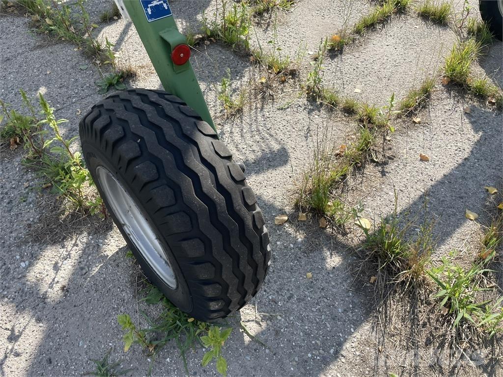 Krone Swadro 900 Obračalniki in zgrabljalniki