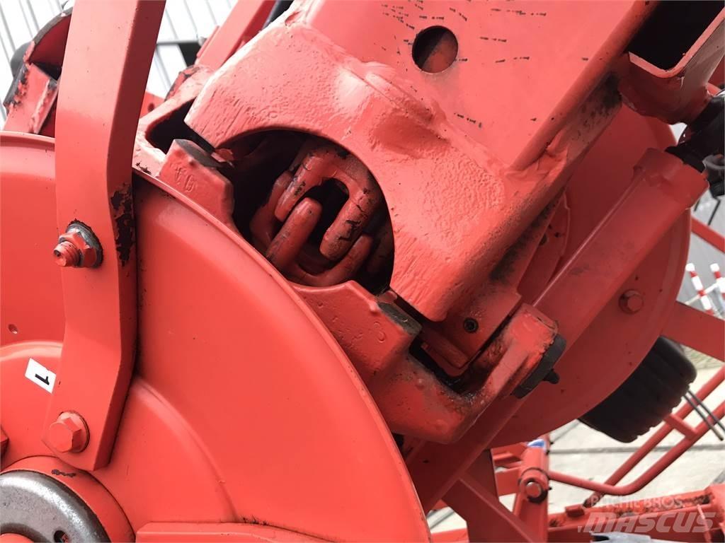 Kuhn GF 10802 T Obračalniki in zgrabljalniki