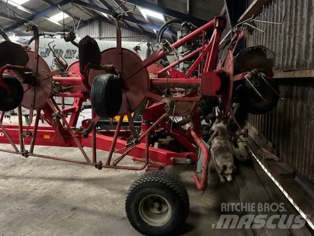 Lely Lotus 1020 Obračalniki in zgrabljalniki