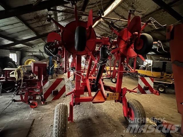 Lely Lotus 1020 Obračalniki in zgrabljalniki