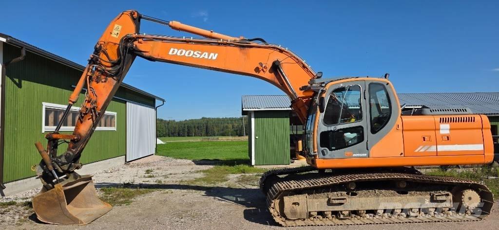 Doosan DX 225 LC Bagri goseničarji