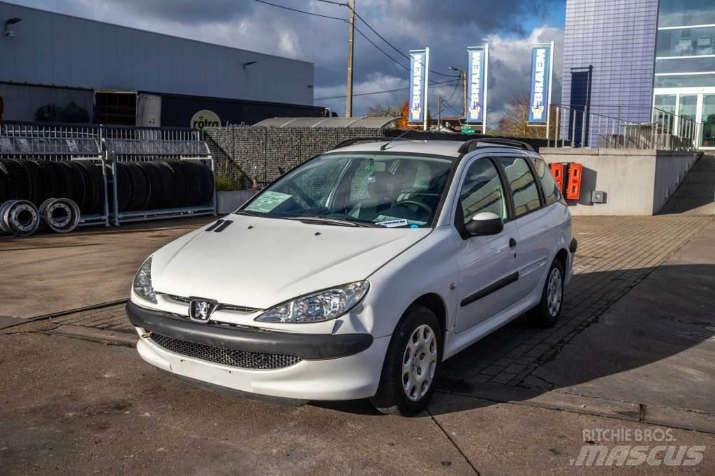 Peugeot 206 SW Avtomobili