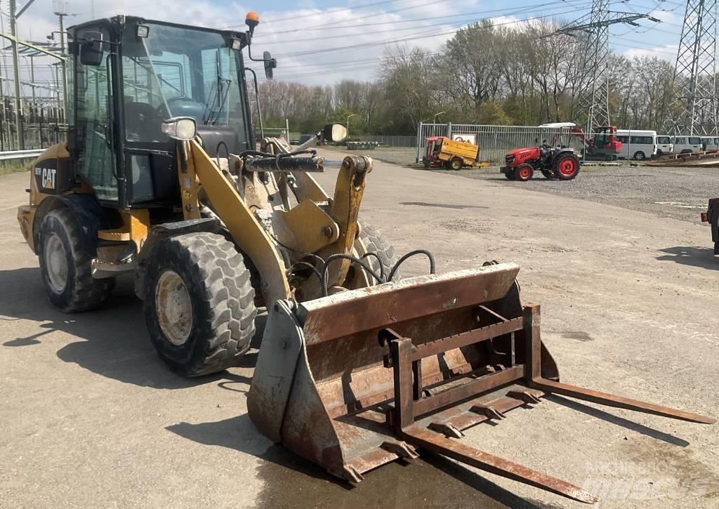 CAT 907 H Kolesni nakladalci
