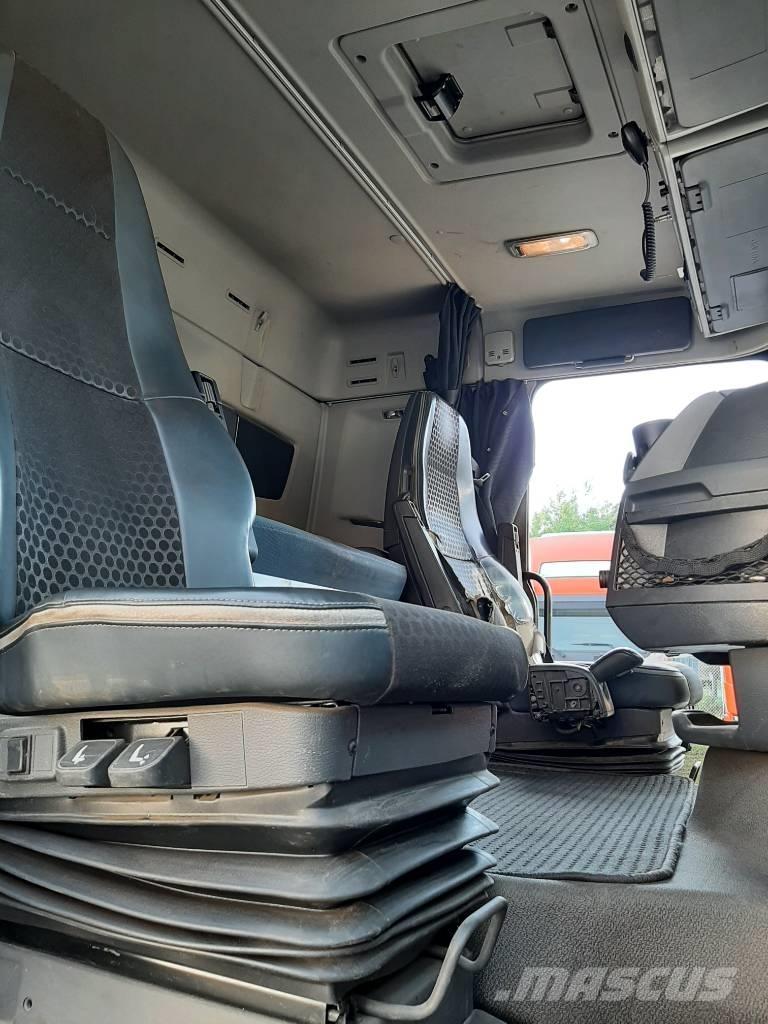 Volvo FH 13 Tovornjaki zabojniki